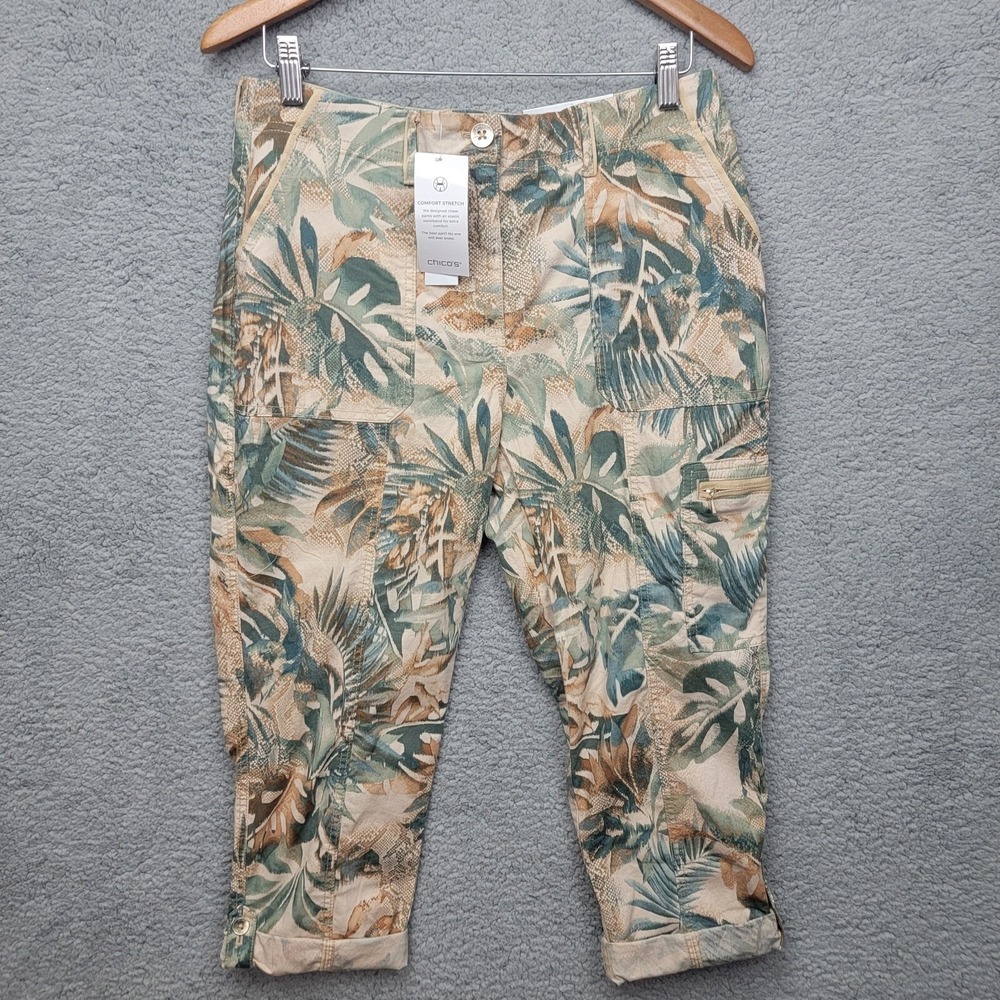Chico's Casual Fly Front Cargo Tropical Leafy Reptile Crop Pants 6 Elastic waist